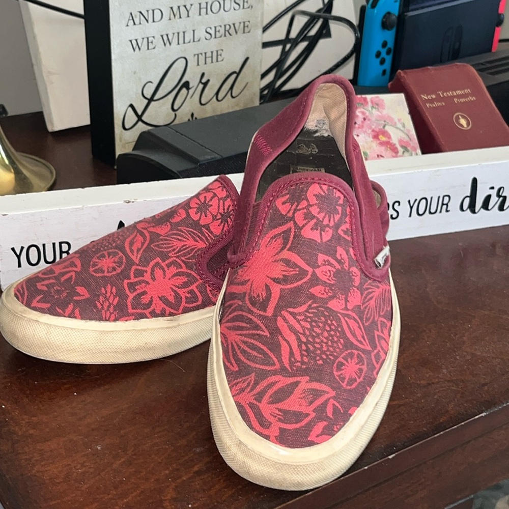 VANS Floral Hawaiian Classic Slip-On Shoes Maroon, Red sz Womens 6 EUC